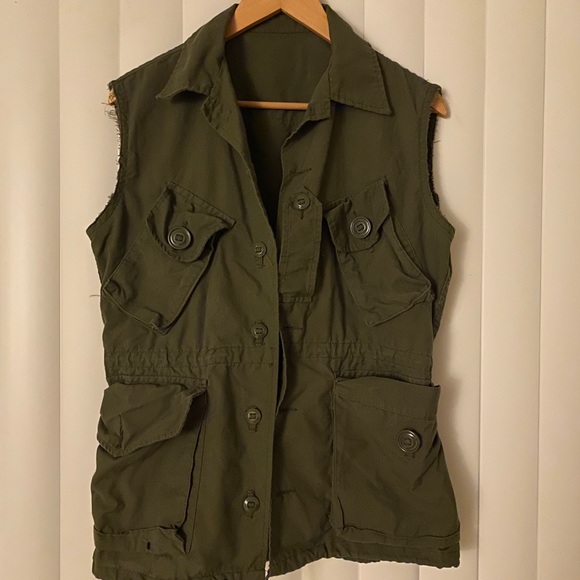 Military vest - Picture 2 of 4